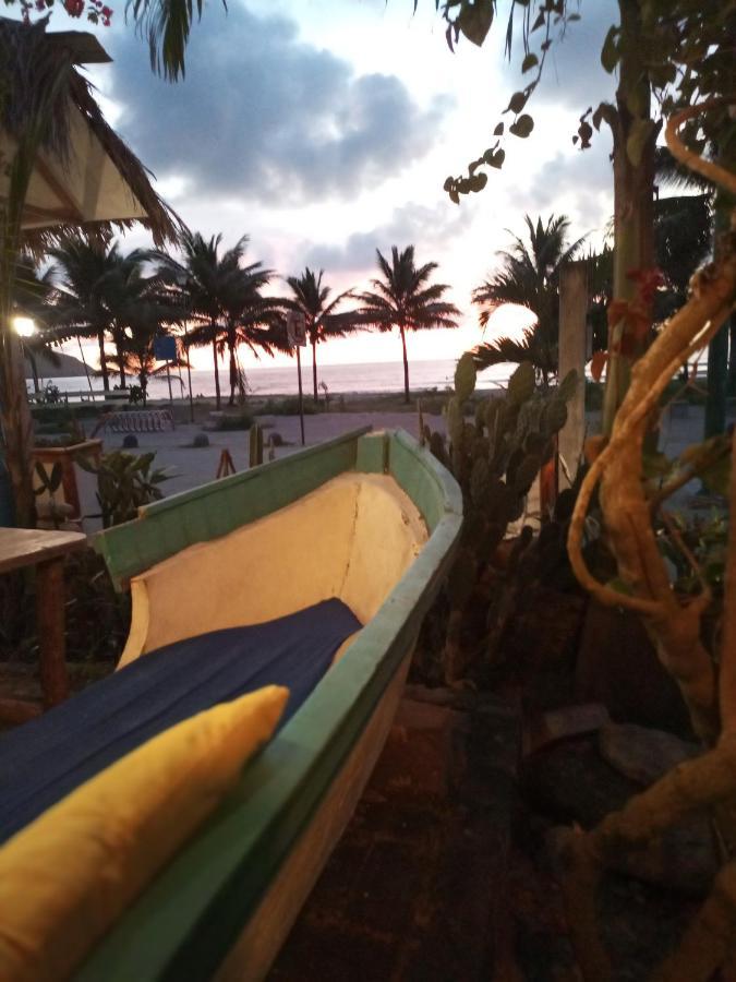 Hotel Café Madame à Puerto López Extérieur photo