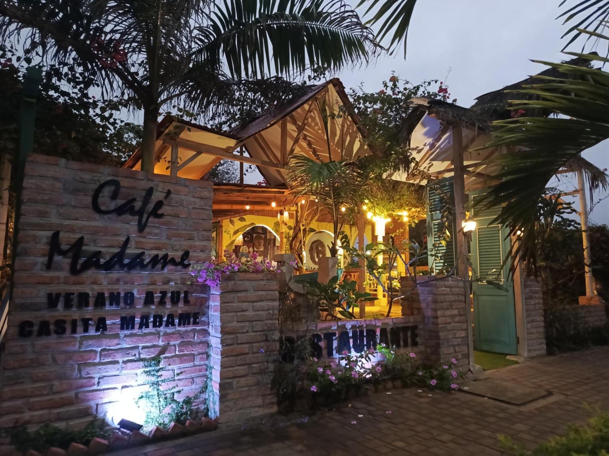 Hotel Café Madame à Puerto López Extérieur photo