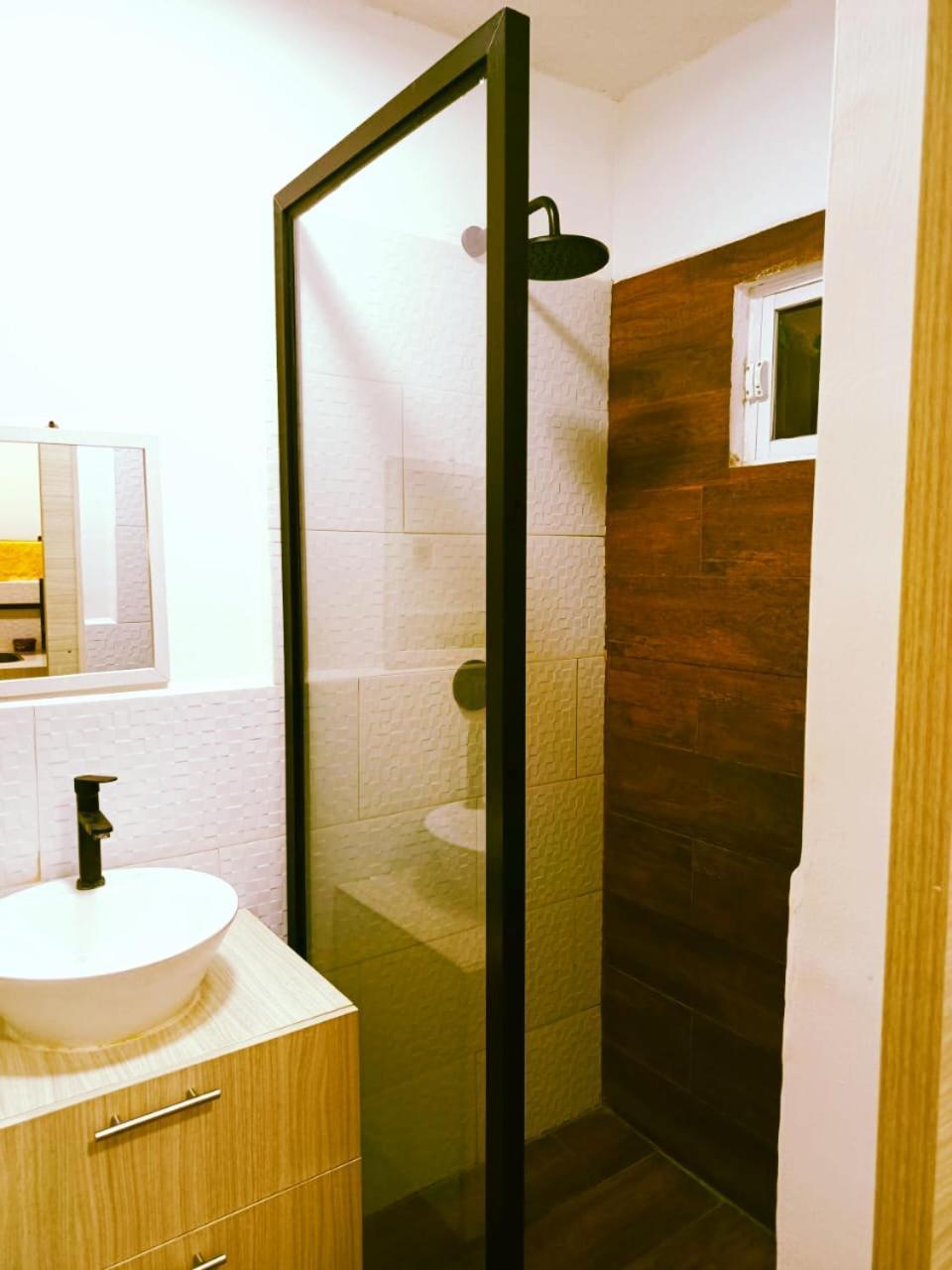 Hotel Café Madame à Puerto López Extérieur photo